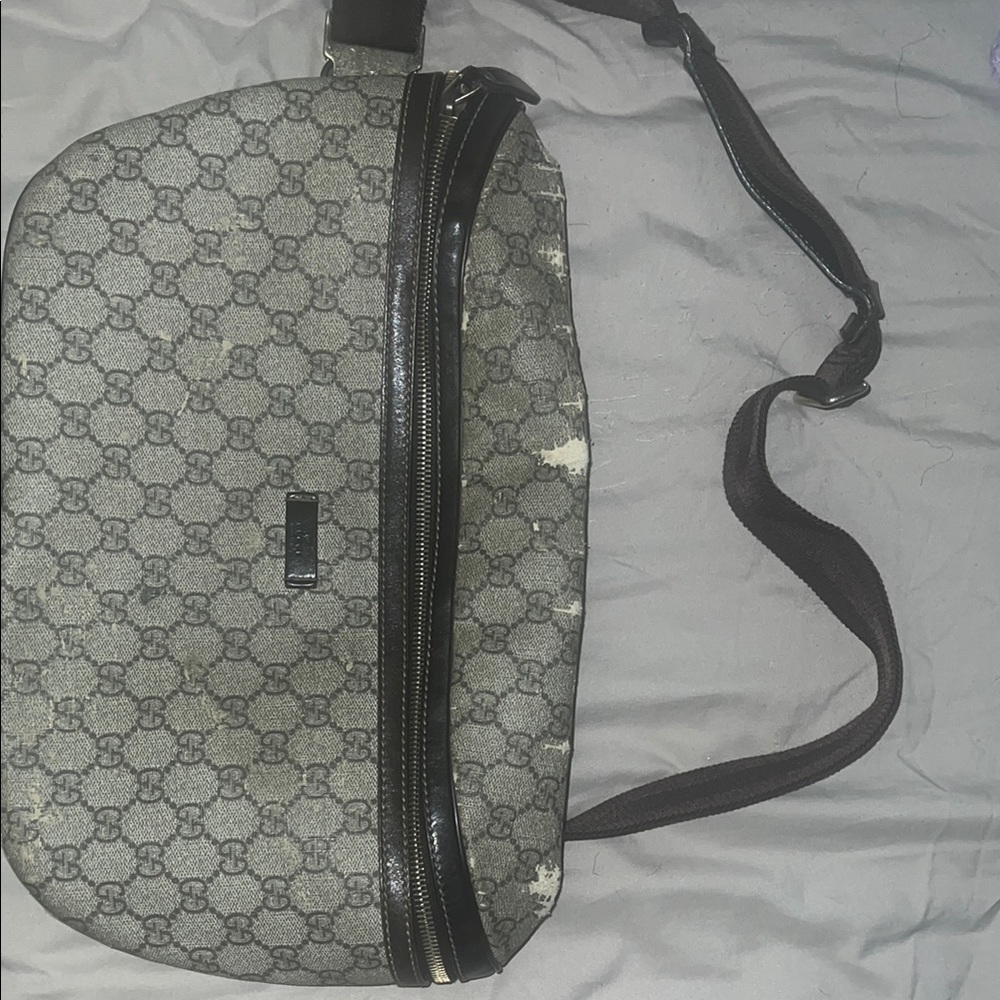 Gucci Gray and Black Messenger Bag with Iconic Design